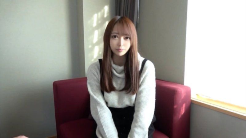 梦想成为偶像的18岁美女。从浓厚乳交开始恳求无套插入。猛烈地插入到无法勃起，痉挛高潮中出。