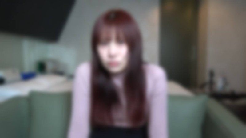 【個人拍攝/素人】（正片露臉）20歲左右的○ki醬。高挑・纖細・無毛的3拍子俱備的現代美女。平常是普通的OL，但為了秘密的打工挑戰情色自拍。毫不客氣地中出了