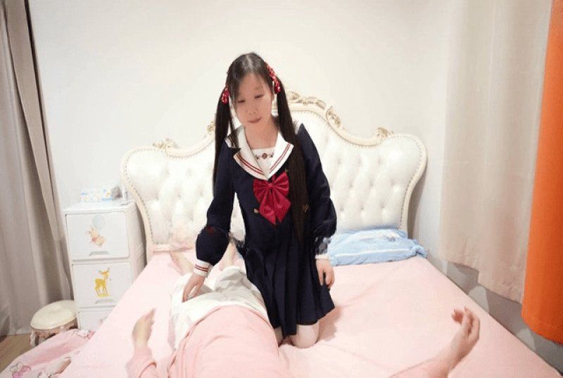 杏吧傳媒 抓住長髮及腰雙馬尾猛烈後入-冰凌紫萱