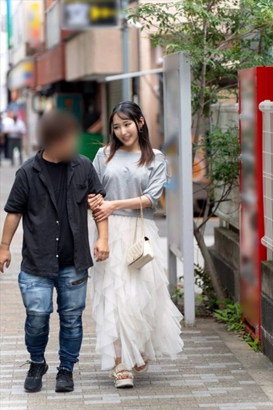 【ハメ电NTR】デート中にマッチョセフレに唿び出され バチボコ生中出し【激ヤバ个撮】